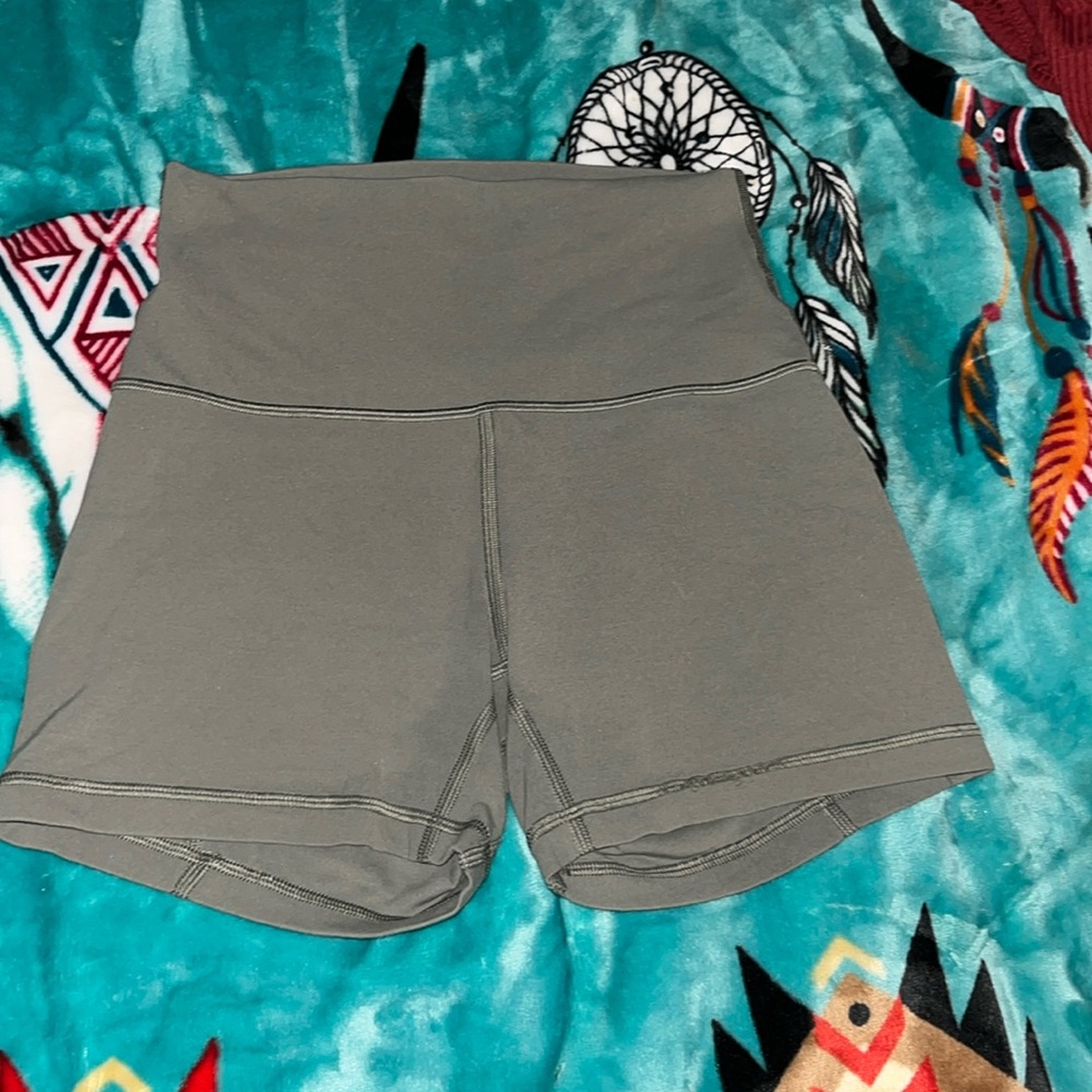 Green Lululemon shorts! 🩳